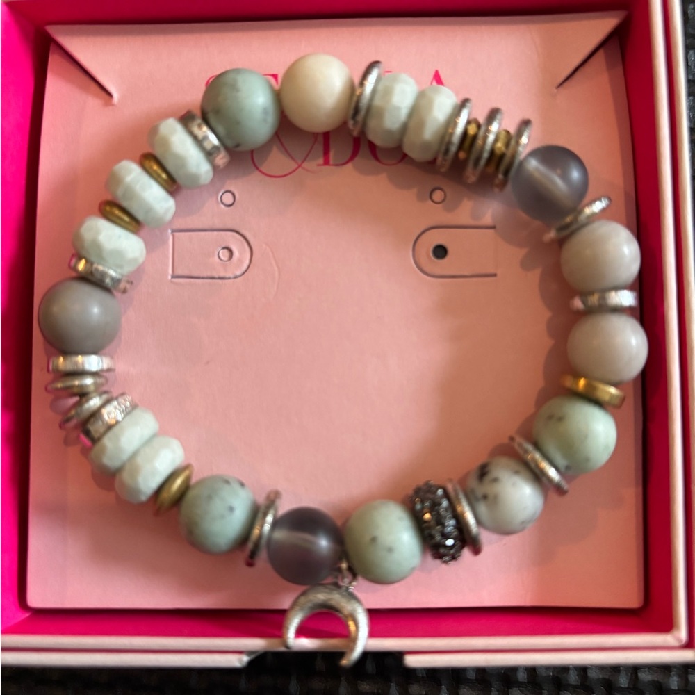 Stella & Dot Green and Cream Beaded Bracelet